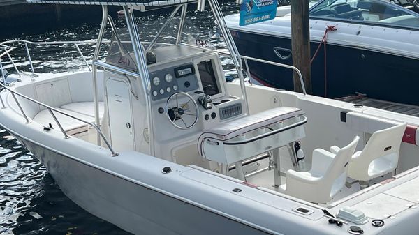 Pro-Line 240 Center Console