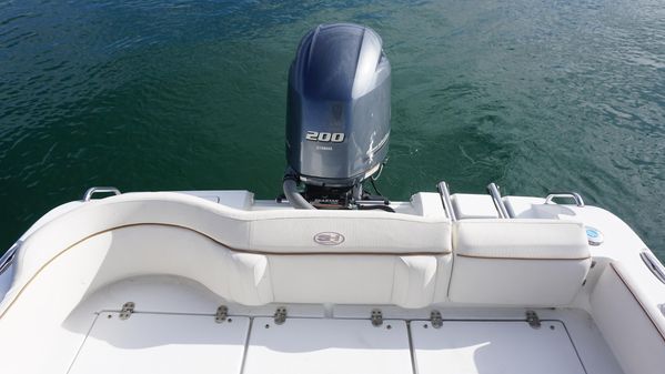 Sea Hunt Ultra 219 image