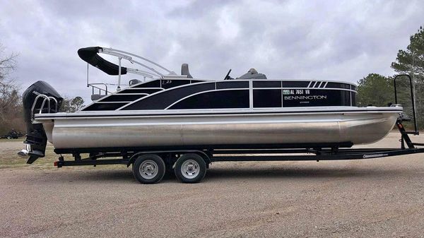 Bennington 23 LT