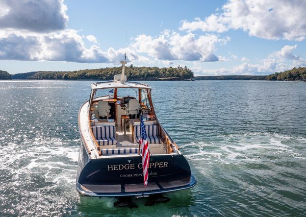 Hinckley Picnic Boat 37 MKIII image