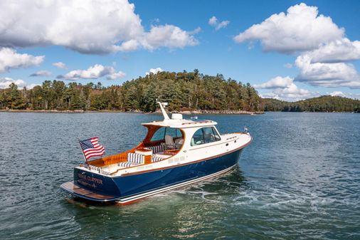 Hinckley Picnic Boat 37 MKIII image