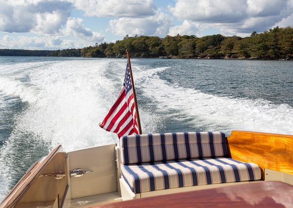 Hinckley Picnic Boat 37 MKIII image