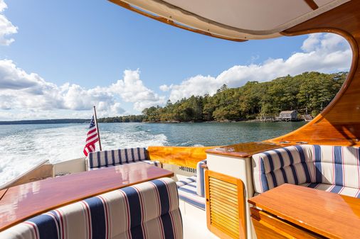 Hinckley Picnic Boat 37 MKIII image