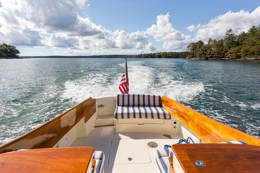 Hinckley Picnic Boat 37 MKIII image