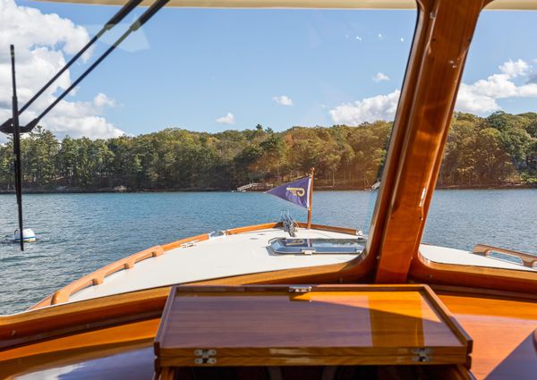 Hinckley Picnic Boat 37 MKIII image