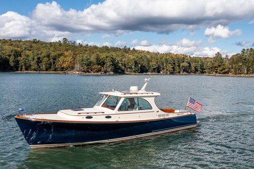 Hinckley Picnic Boat 37 MKIII image