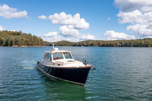 Hinckley Picnic Boat 37 MKIII image