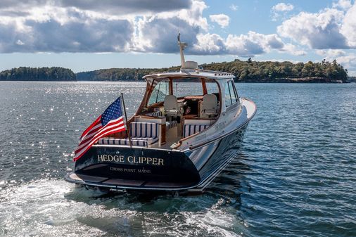 Hinckley Picnic Boat 37 MKIII image