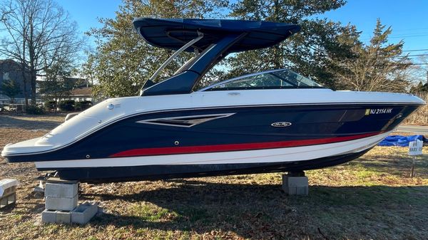 Sea Ray SLX 250