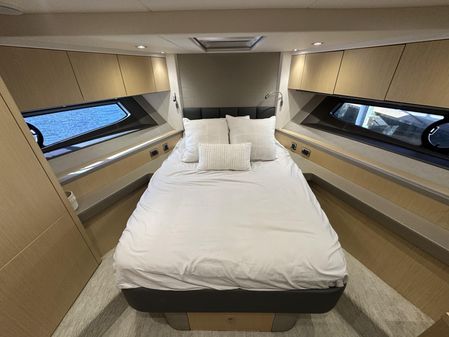 Sunseeker Manhattan 52 image