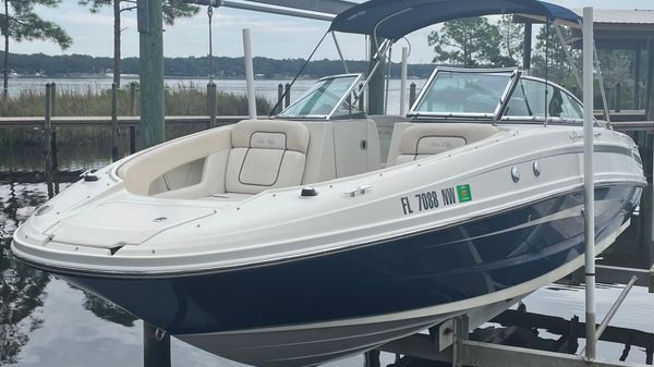 Sea Ray Sun Deck 230