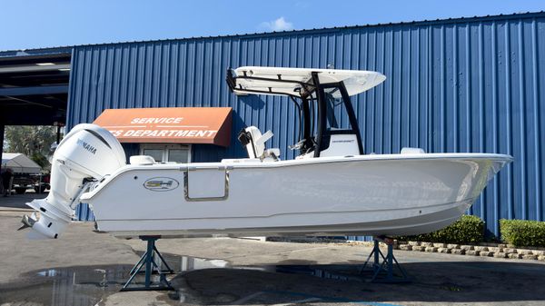 Sea Hunt Ultra 239 SE