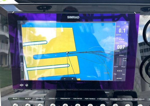 Sea Pro 320 DLX Center Console image