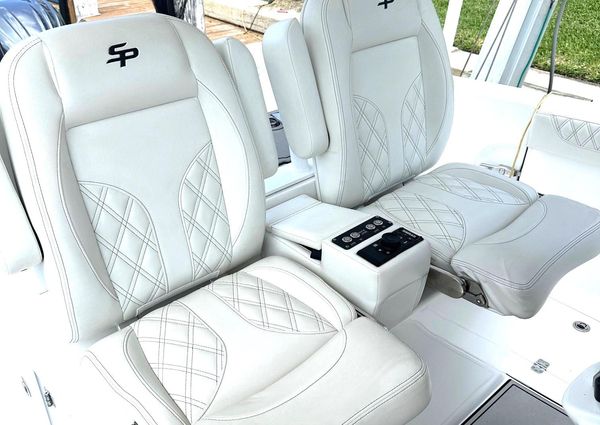 Sea Pro 320 DLX Center Console image