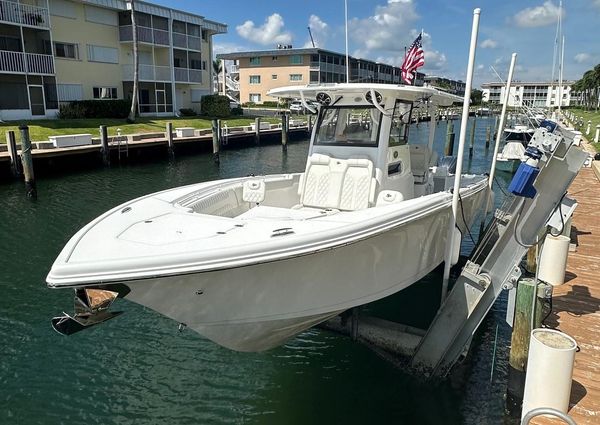 Sea Pro 320 DLX Center Console image