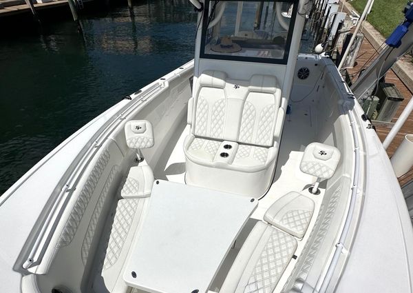 Sea-pro 320-DLX-CENTER-CONSOLE image