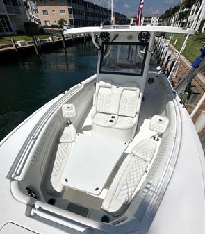 Sea-pro 320-DLX-CENTER-CONSOLE image