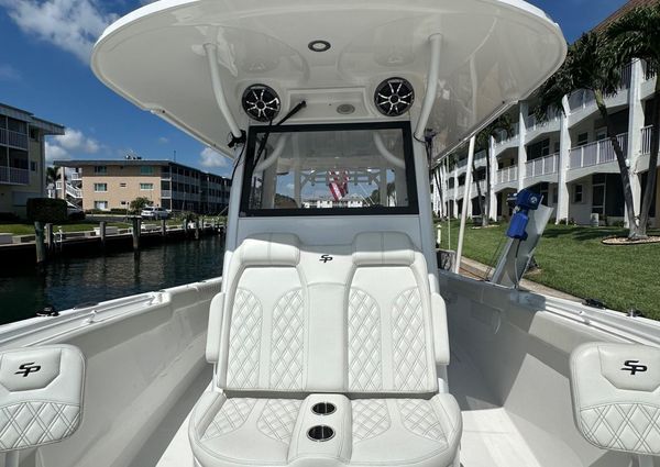 Sea-pro 320-DLX-CENTER-CONSOLE image