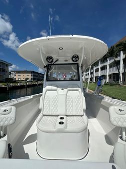 Sea Pro 320 DLX Center Console image