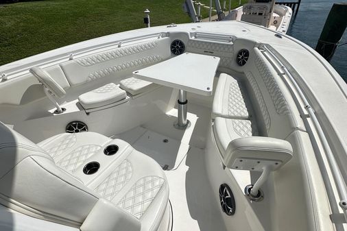 Sea Pro 320 DLX Center Console image