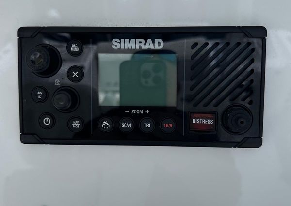 Sea Pro 320 DLX Center Console image