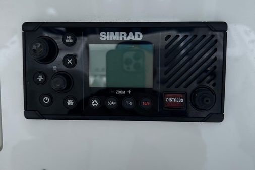 Sea Pro 320 DLX Center Console image