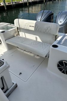 Sea-pro 320-DLX-CENTER-CONSOLE image