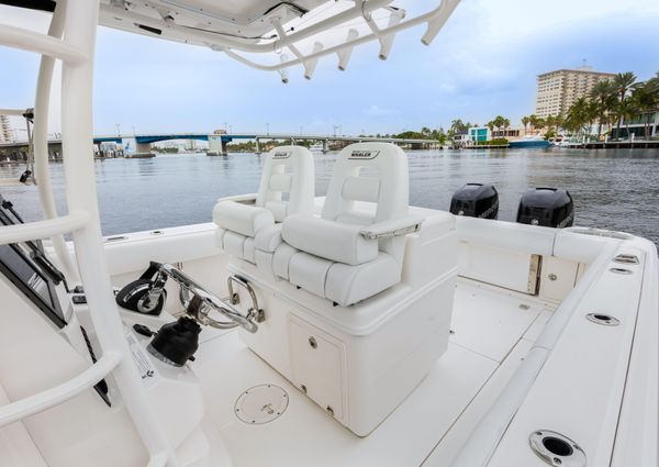 Boston Whaler 320 Outrage image