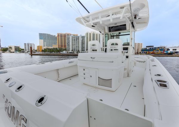 Boston Whaler 320 Outrage image