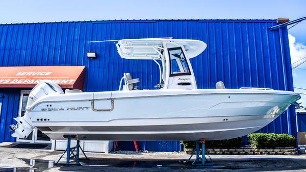 Sea Hunt Escape 25
