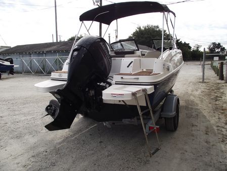 Bayliner 190-DECK-BOAT image