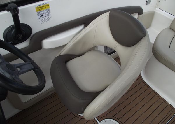 Bayliner 190-DECK-BOAT image