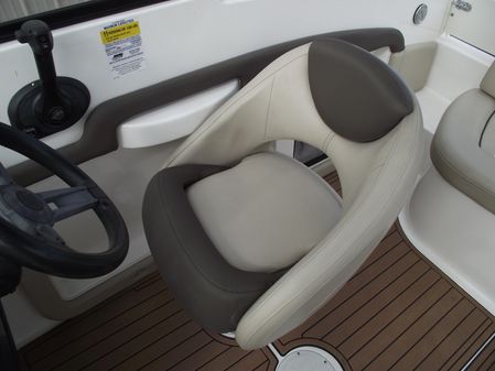 Bayliner 190-DECK-BOAT image