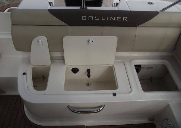 Bayliner 190-DECK-BOAT image