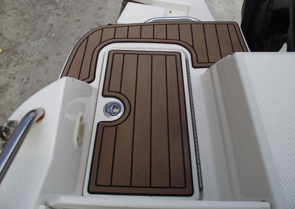 Bayliner 190-DECK-BOAT image