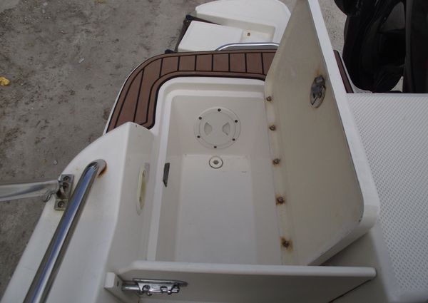 Bayliner 190-DECK-BOAT image