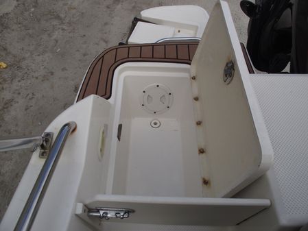 Bayliner 190-DECK-BOAT image