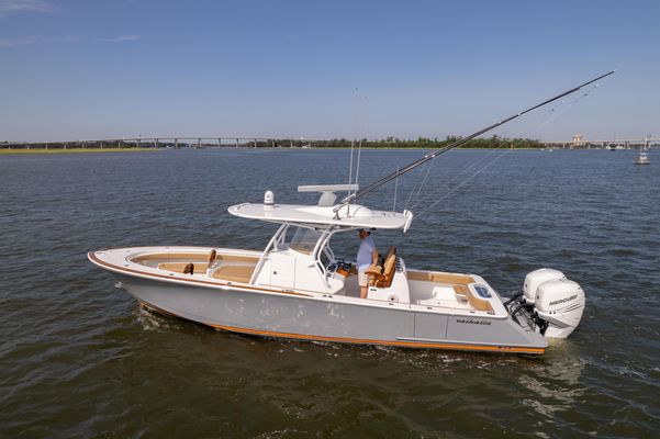 Valhalla Boatworks V-33 - main image