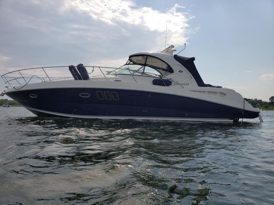 Sea Ray 38 Sundancer - main image