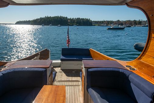 Hinckley Picnic Boat 37 MKIII image