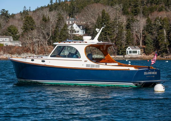 Hinckley Picnic Boat 37 MKIII image