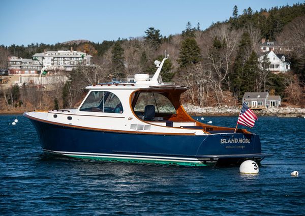 Hinckley Picnic Boat 37 MKIII image