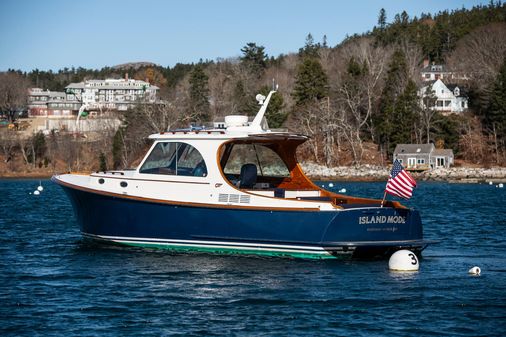 Hinckley Picnic Boat 37 MKIII image