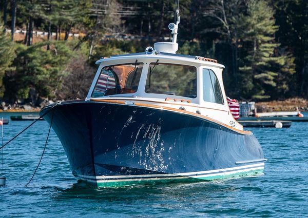 Hinckley Picnic Boat 37 MKIII image