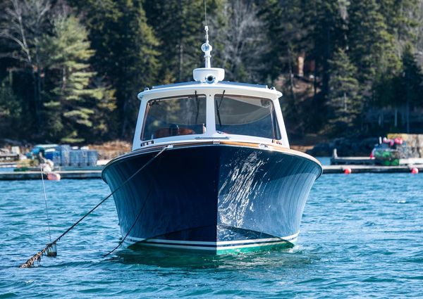 Hinckley Picnic Boat 37 MKIII image