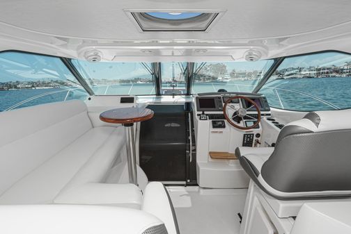 Tiara-yachts 3500-SOVRAN image