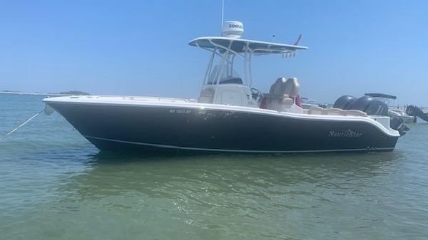 NauticStar 2602 Legacy 