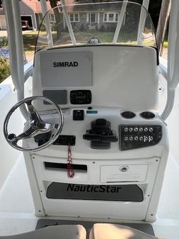 NauticStar 2602 Legacy image