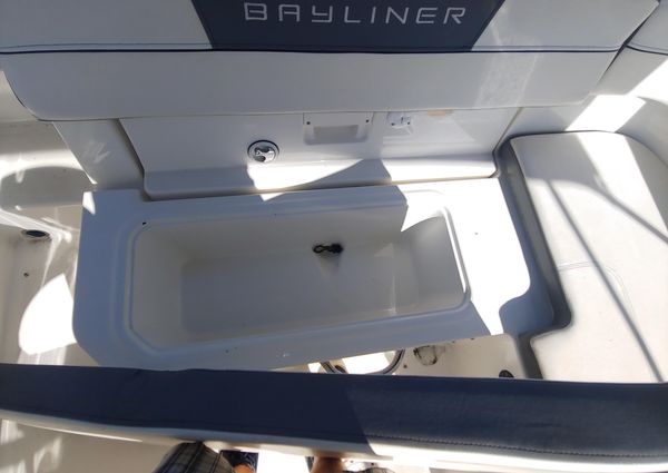 Bayliner VR5-BOWRIDER-OB image