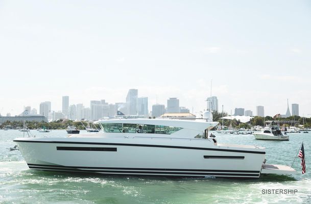Delta Powerboats 54 Carbon - main image